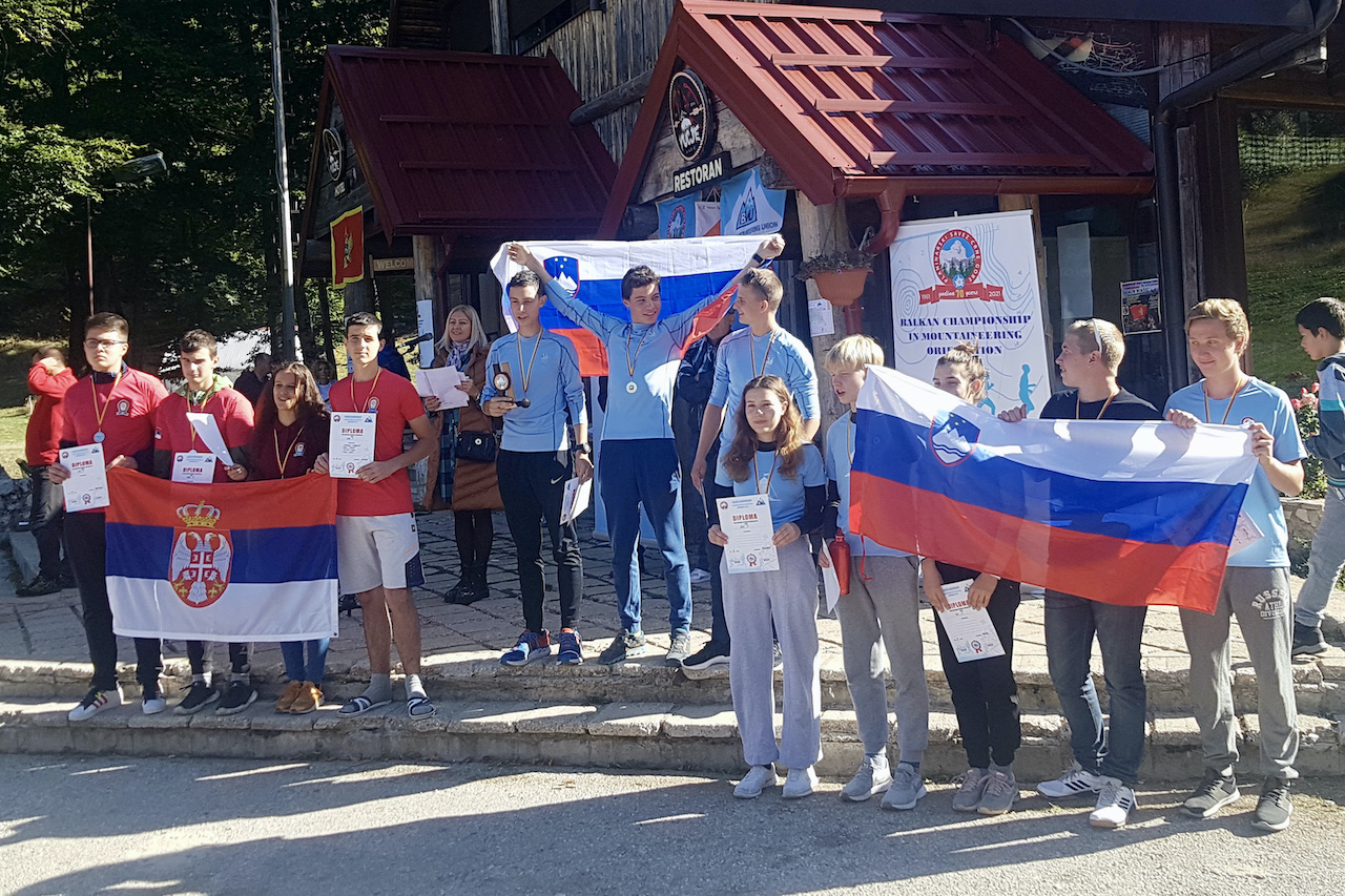 Planinci PD Poljčane balkanski prvaki 2021 v planinski orientaciji in planinci iz PD Zabukovica na tretjem mestu v kategoriji juniorjev do 18 let (foto Gvido Španring)