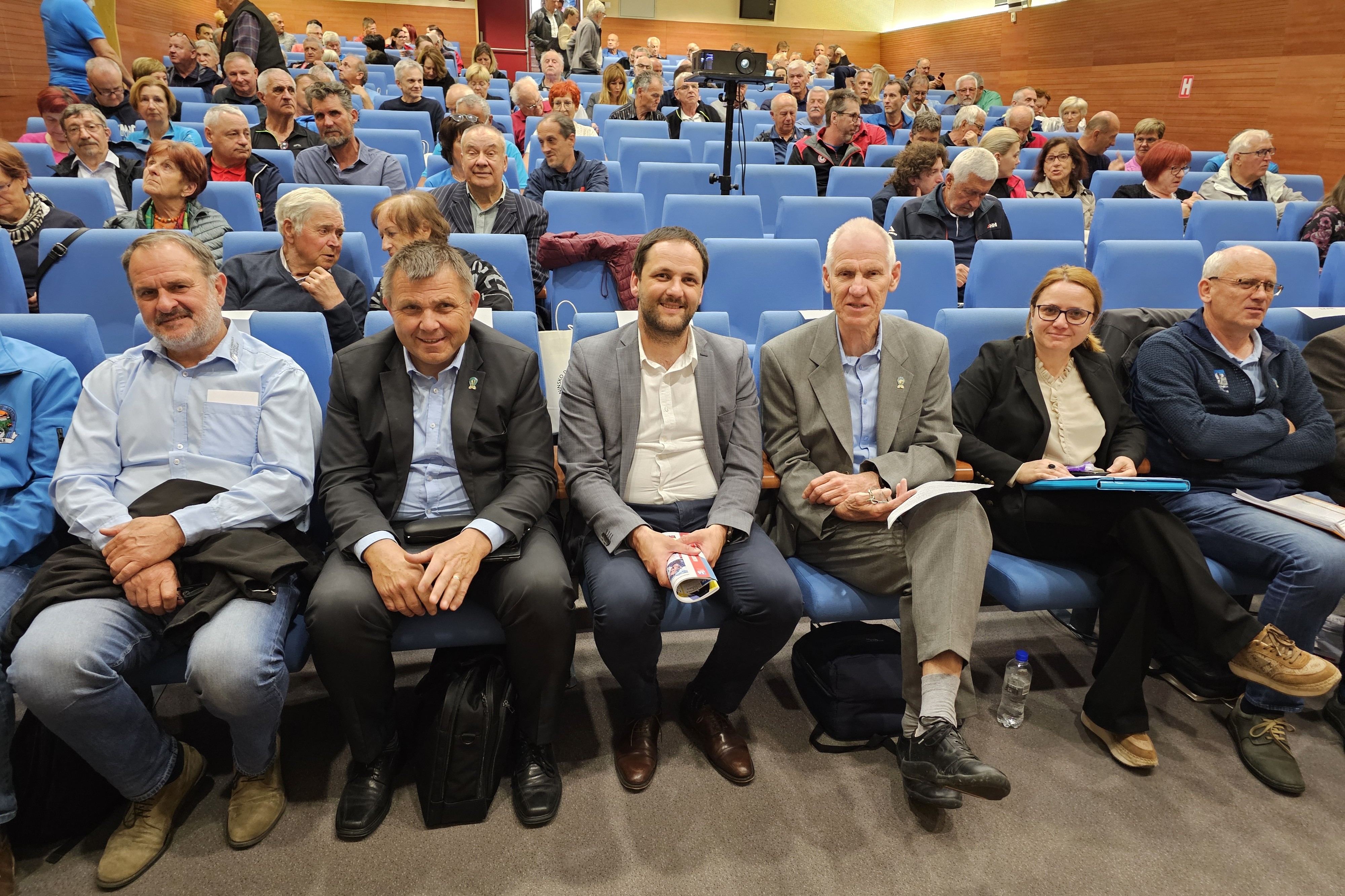 skupscina_pzs_2025_vodstvo_hrastnik_foto_manca_ogrin skupscina_pzs_2025_vodstvo_hrastnik_foto_manca_ogrin