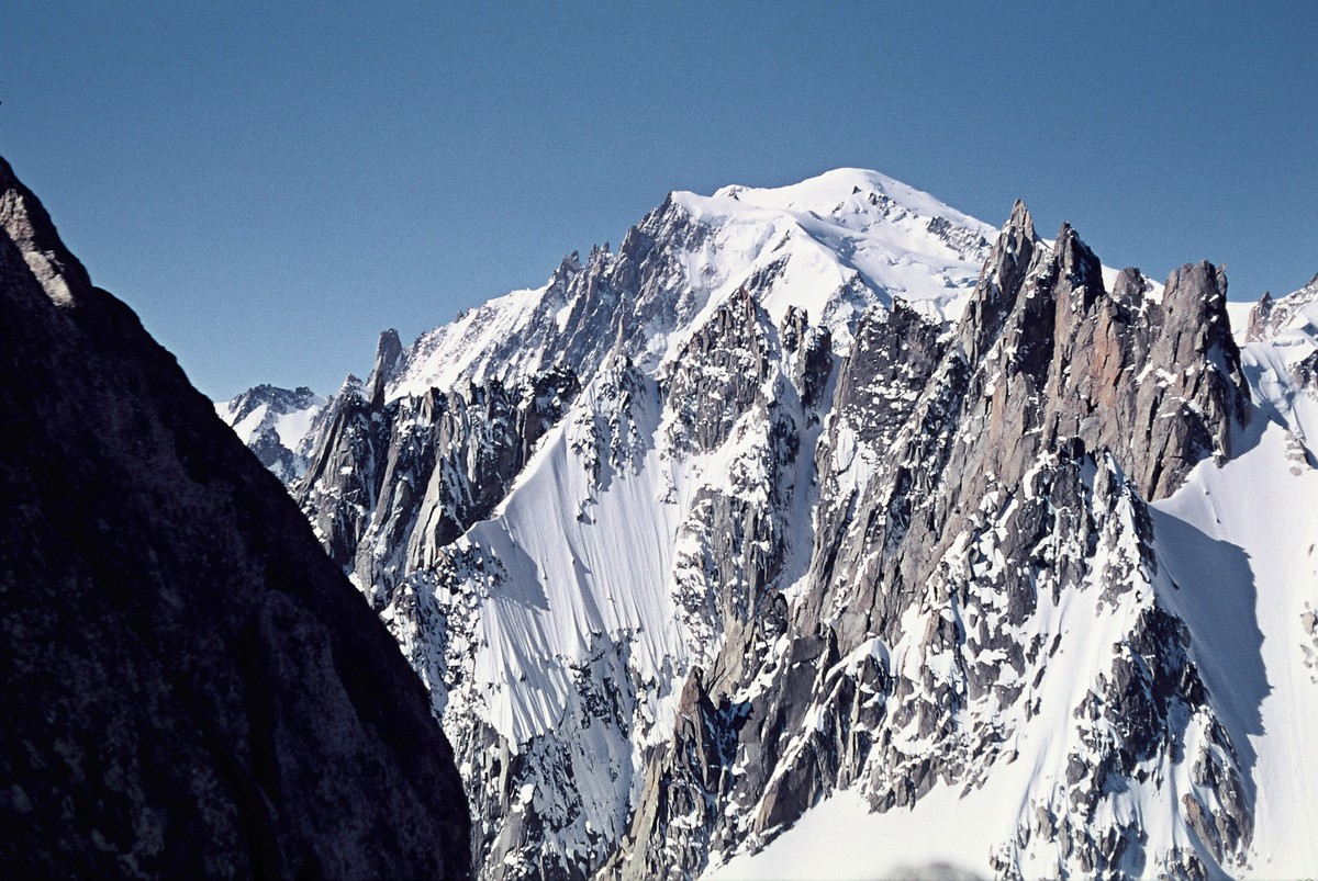 kolumna_Skarja_MONT_BLANC___000002__003_