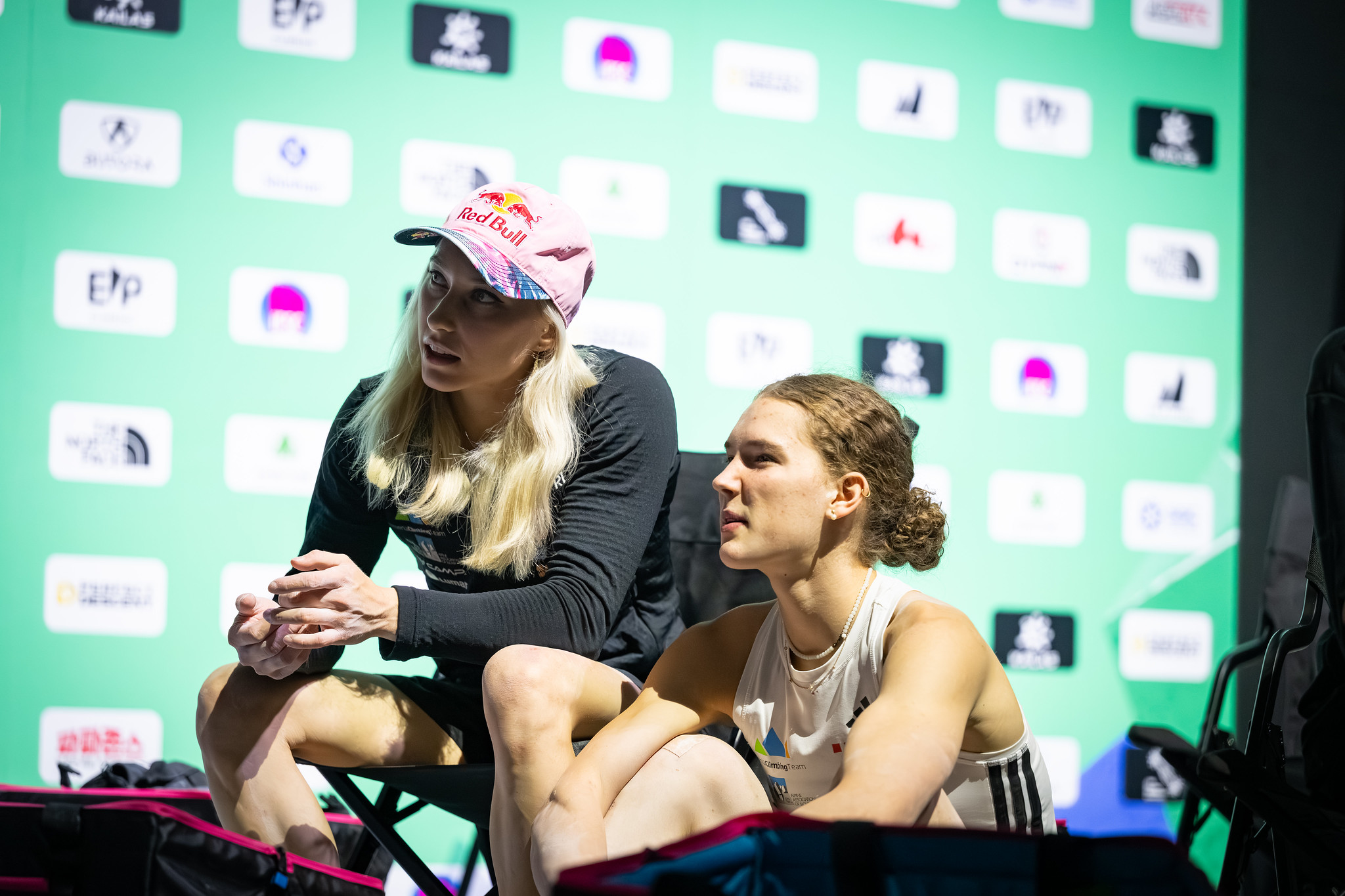 Janja_Garnbret_Jennifer_Buckley_Balvani_SP_Seul2025_foto_Slobodan_Miskovic