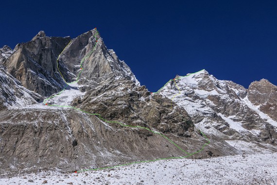 Nova smer in drugi pristop na vrh Chomochior (6278 m) po južnem grebenu