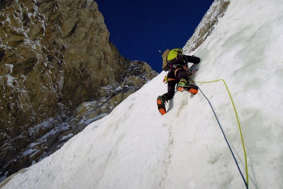 Domen Petrovčič med plezanjem po novi smeri EXIT v vzhodni steni Cerro San Lorenza