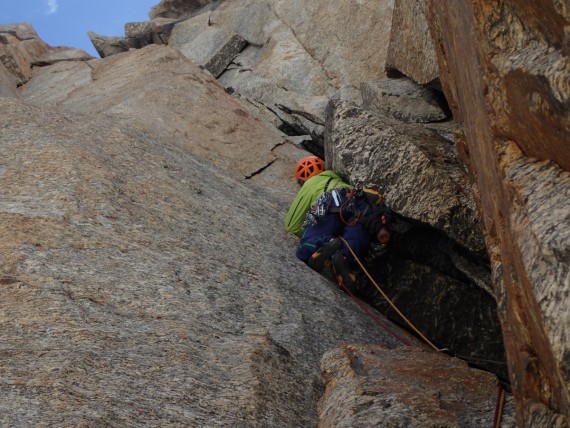 Matjaž Dušič  gvozdi v smeri »Čunka« v zahodni steni Jamyang Ri (5800 m)