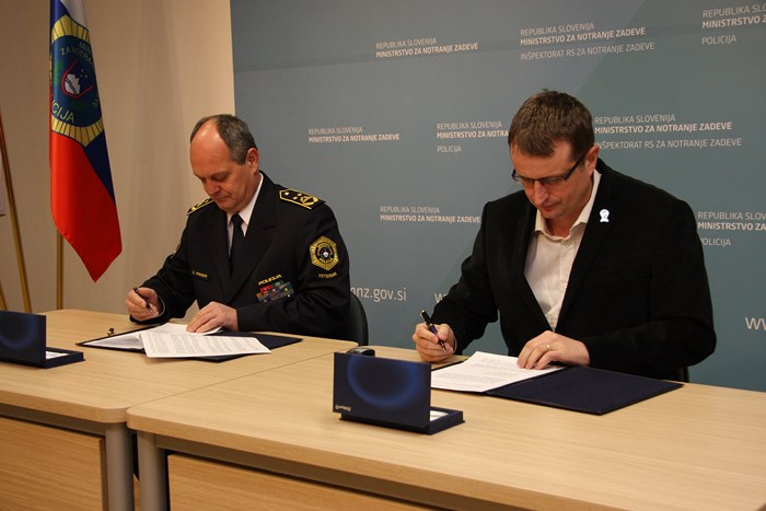 PZS_Policija_podpis_sporazuma_18_12_2013_foto_Nina_Djordjevic_IMG_0972m
